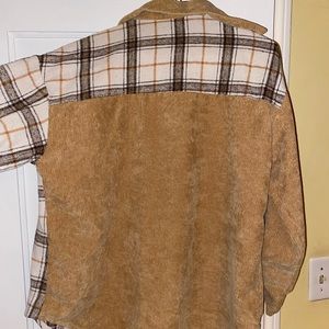 Beige Buttonup with pattern